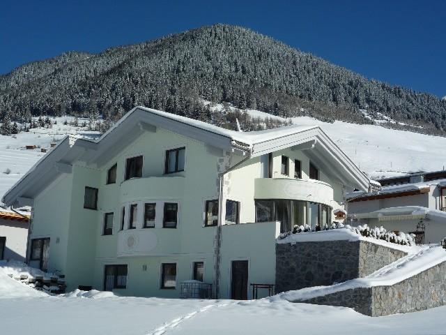 Apart Benita Nauders Exterior photo